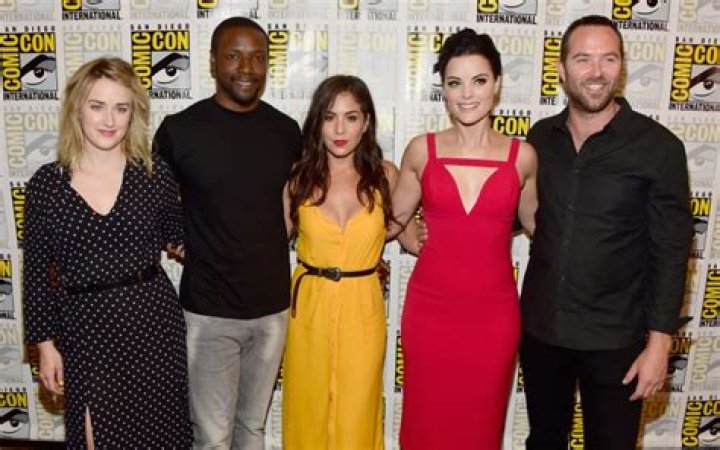 Audrey Esparza: Husband, net worth, tattoos, smoking & body measurements