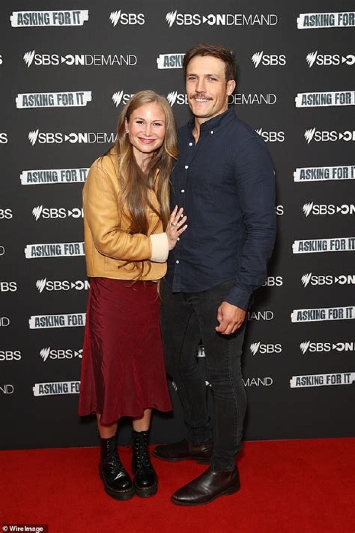 Grace Tame New Boyfriend Max Heerey, Where Are Her Father and Mother Now?