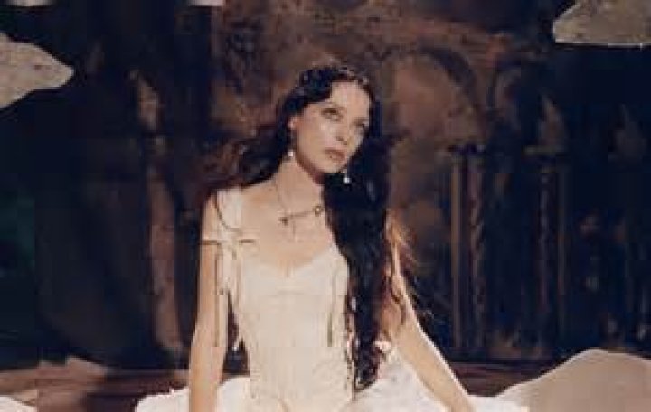 Holly Humberstone Age: Meet Her On Instagram