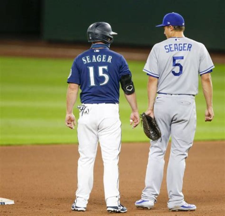 How many Seager brothers are there? Who is Corey Seagers dad?