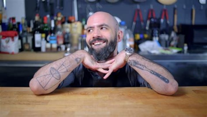 Liam O’Brien: Wife, net worth, tattoos, smoking & body facts