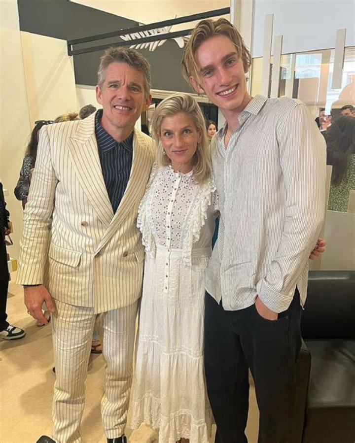 Logan Hawkes Wikipedia, Biography, Age, Height, Girlfriend, Instagram