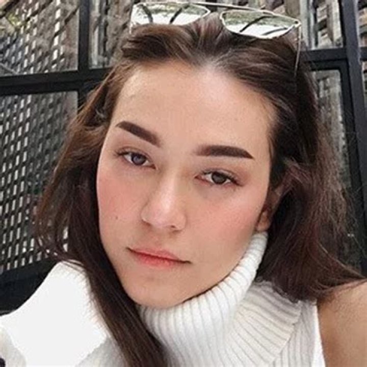 Vanida Golten Bio, Wiki, Age, Family, Husband, TikTok, Model and Net Worth